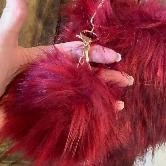 Elegant Burgundy Faux Fur Crossbody Bag - Picture 5 of 10